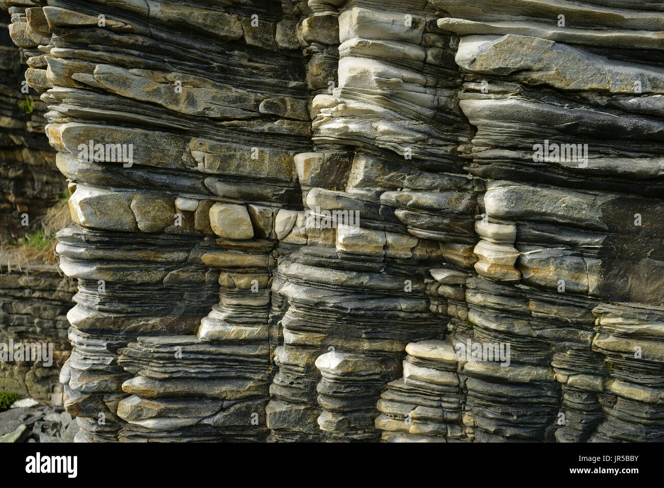 Les couches de roches dans la zone sud de falt Honningsvag North Cape, Finnmark, Norvège Banque D'Images