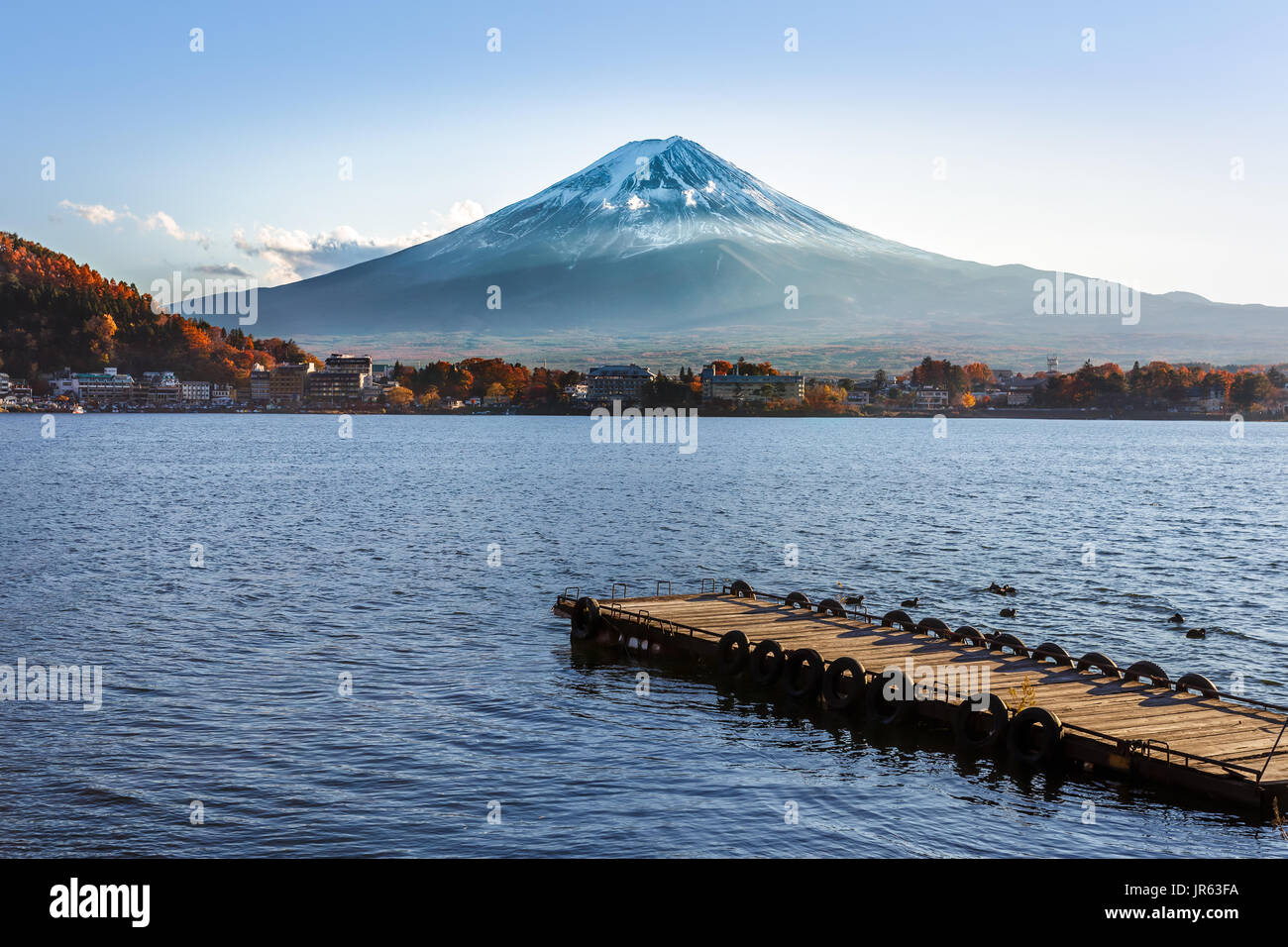 Mt. Dans le lac Kawaguchiko à Fuji au Japon Banque D'Images