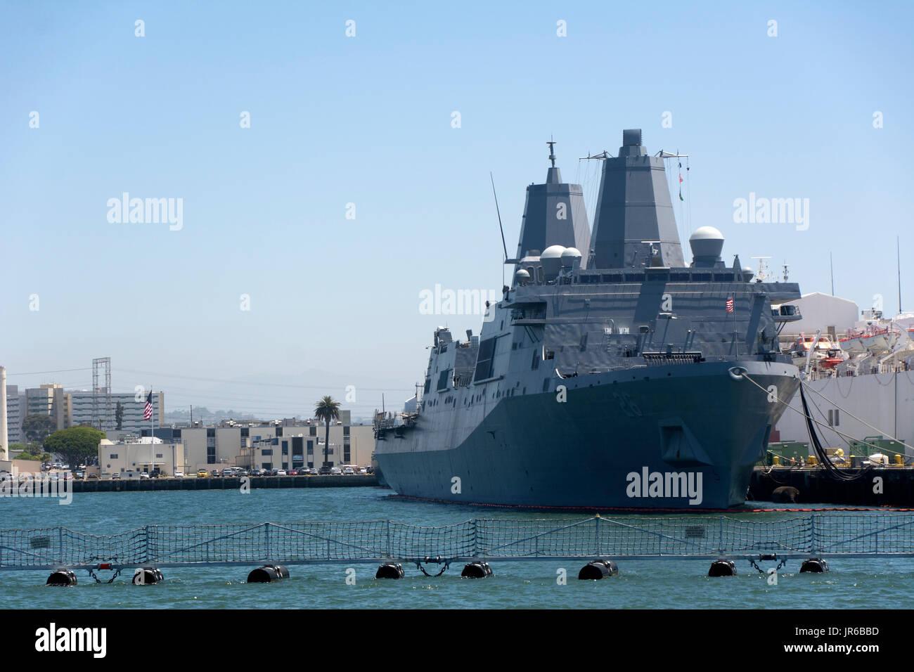 Le quai de transport amphibie USS Somerset (LPD 25) dans la base navale de San Diego en Californie du Sud. Banque D'Images