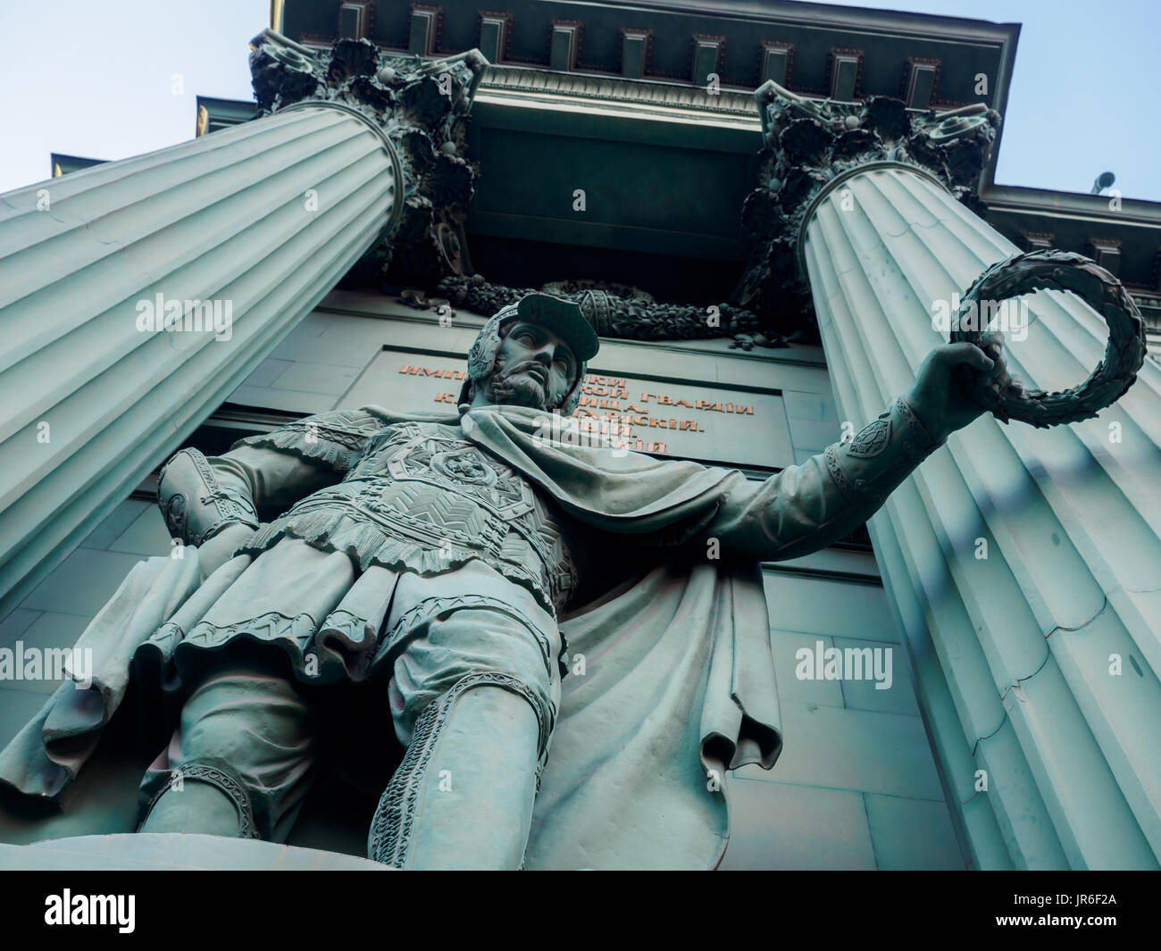 Saint Petersburg, Russie - le 20 juillet 2017. Ancien guerrier avec une couronne de laurier. Détail de la porte de Narva triomphant à Saint-Pétersbourg Banque D'Images