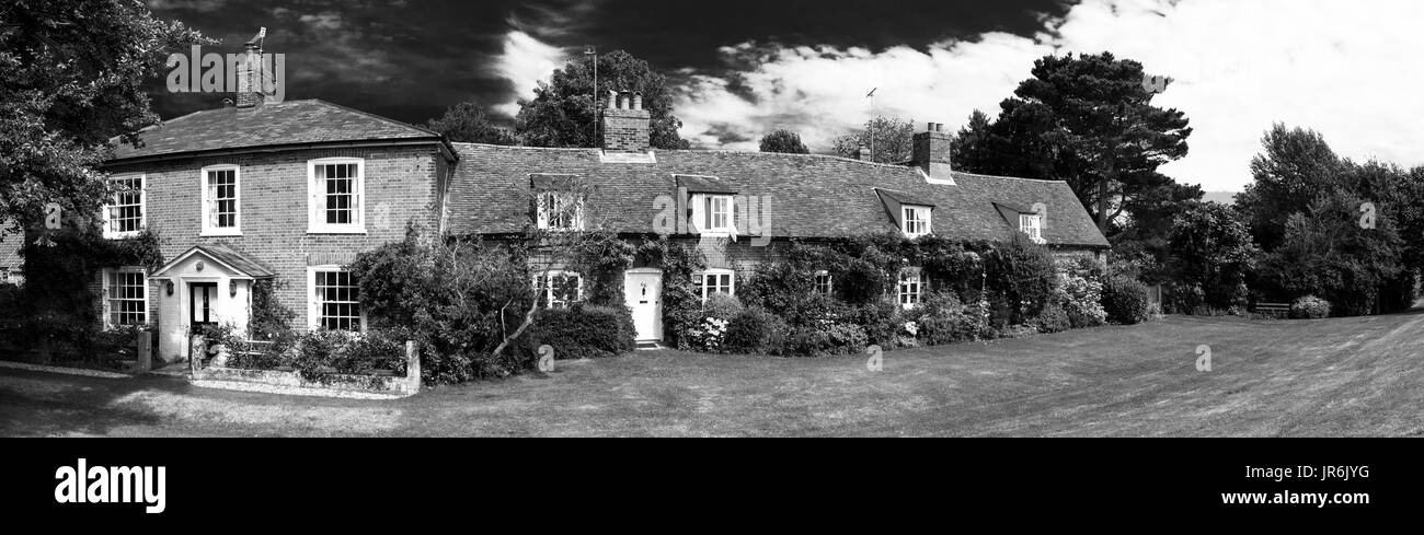 Le village anglais typique rangée de cottages. Banque D'Images