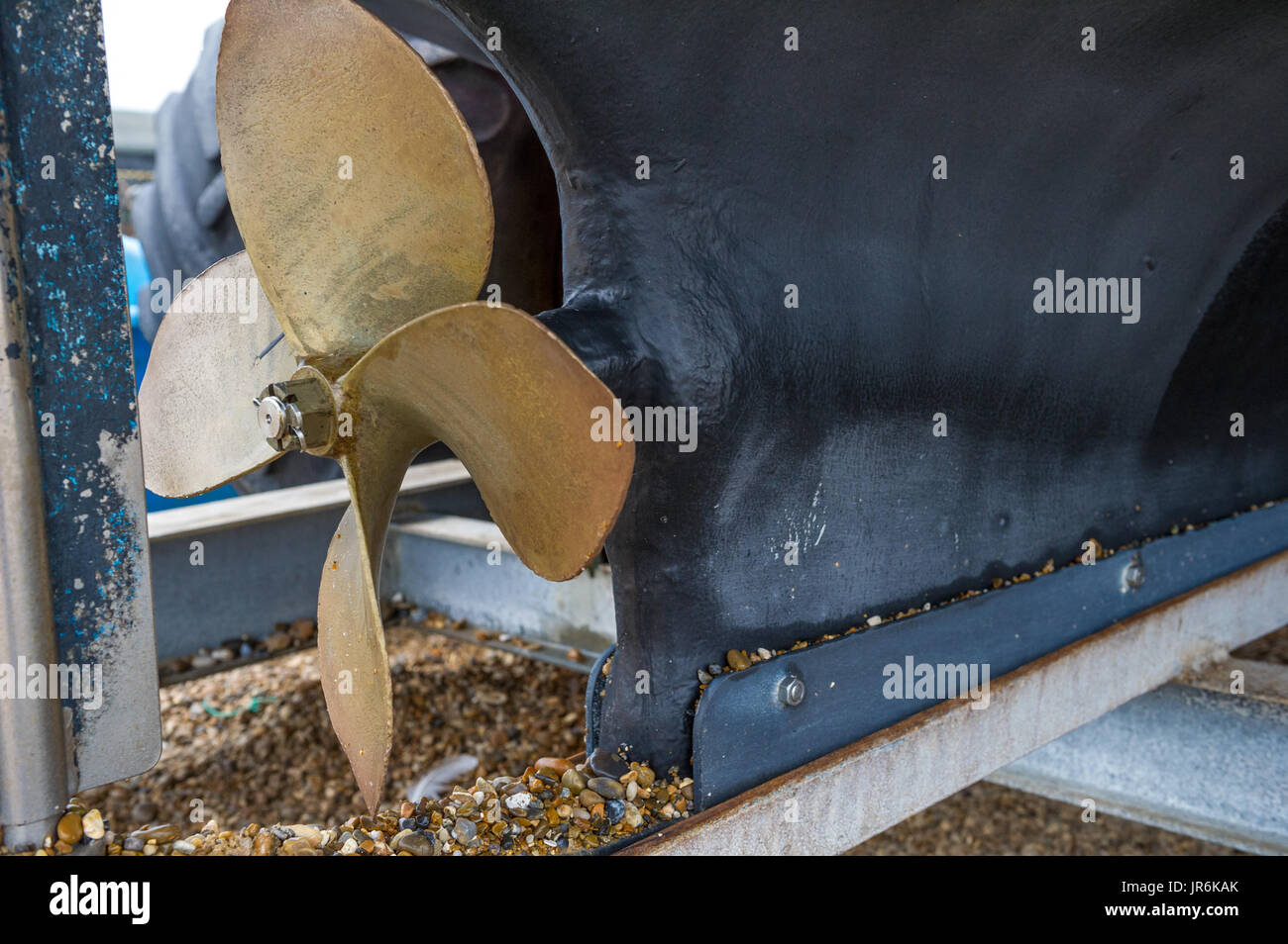 Quatre petites pales hélice intérieure sur un bateau de pêche. Banque D'Images
