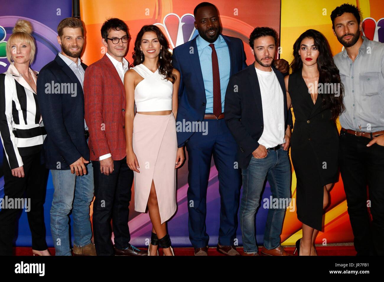 Anne Heche, Mike Vogel, Tate Ellington, Sofia Pernas, Demetrius Grosse, Natacha Karam, Noah Mills aux arrivées pour le TCA Summer Press Tour : NBC Universal, le Beverly Hilton Hotel, Los Angeles, CA 3 août 2017. Photo par : Priscilla Grant/Everett Collection Banque D'Images