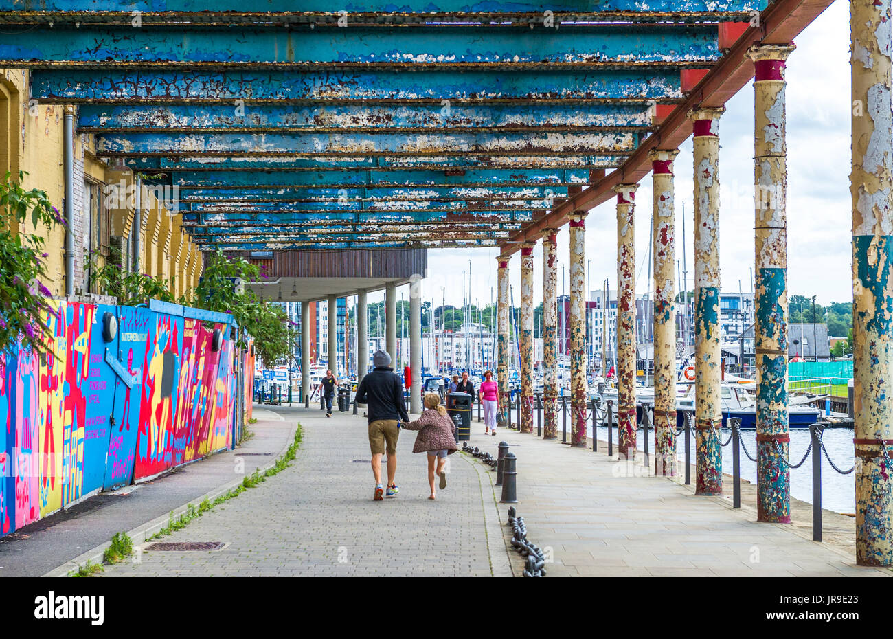 Délabré et en vertu de l'article développée d'Ipswich's marina. Banque D'Images