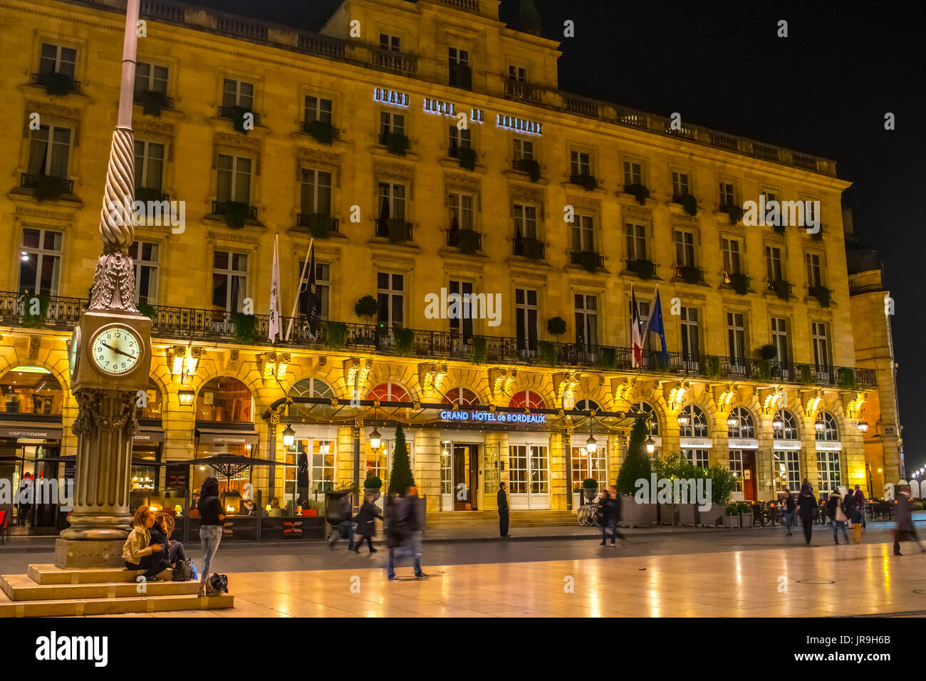 BORDEAUX, FRANCE - 10 NOVEMBRE 2015 : Grand Hotel de Bordeaux dans la nuit Banque D'Images