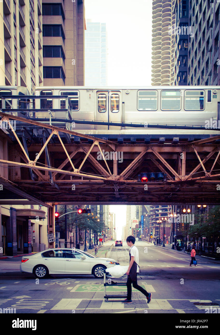 Vue du Chicago 'L' train, en regardant en face du lac Dearborn Street, Chicago, Illinois. Banque D'Images