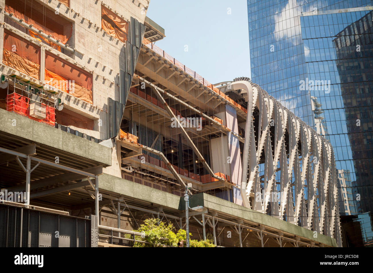 La construction dans et autour de l'Hudson Yards le développement, à New York le dimanche 30 juillet 2017. (© Richard B. Levine) Banque D'Images