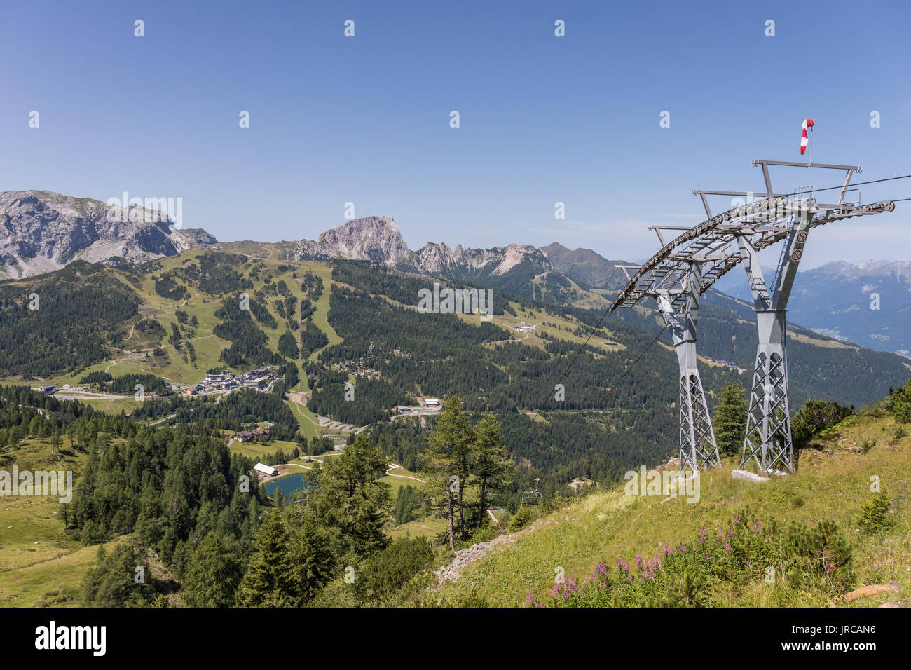 Domaine skiable de Nassfeld en été, les Alpes Carniques, Carinthie, Autriche Banque D'Images