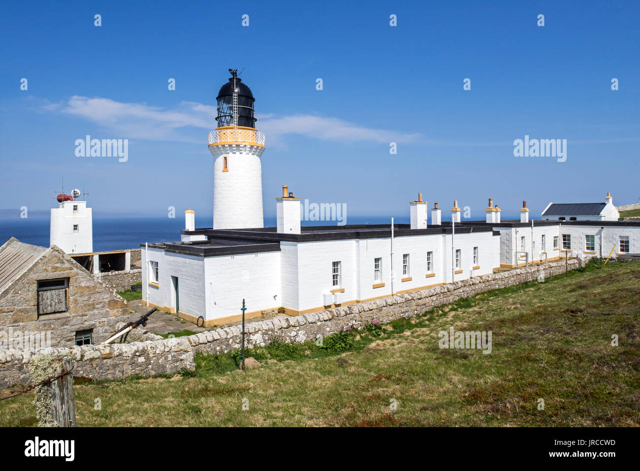 Dunnett Head Lighthouse sur falaise de Pâques sur la tête, la tête dans la péninsule de Dunnett Caithness, Ecosse, Royaume-Uni Banque D'Images