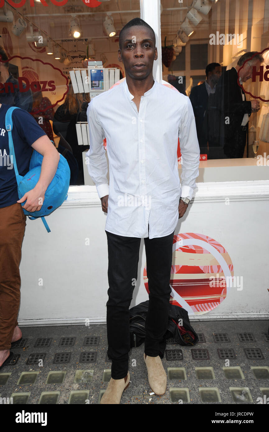 Marque de vêtements suédois Björn Borg marque le lancement de sa collaboration avec la marque de crème glacée Häagen-Dazs' sur leurs fraises et crème comprend : Leroy Dawkins Où : London, Royaume-Uni Quand : 04 Oct 2017 Source : WENN.com Banque D'Images