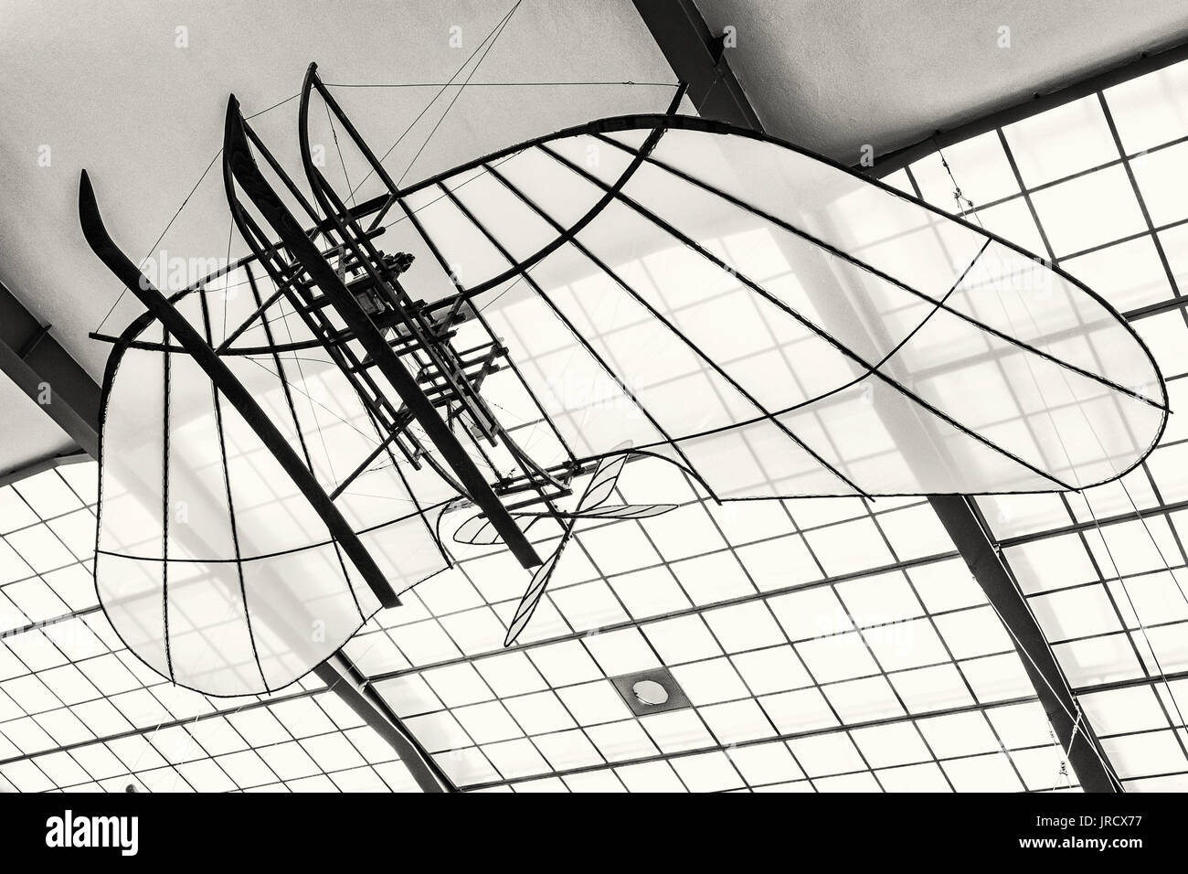 Avion historique, Musée technique national de Prague, en République tchèque. L'histoire du transport la pièce. Photo en noir et blanc. Banque D'Images