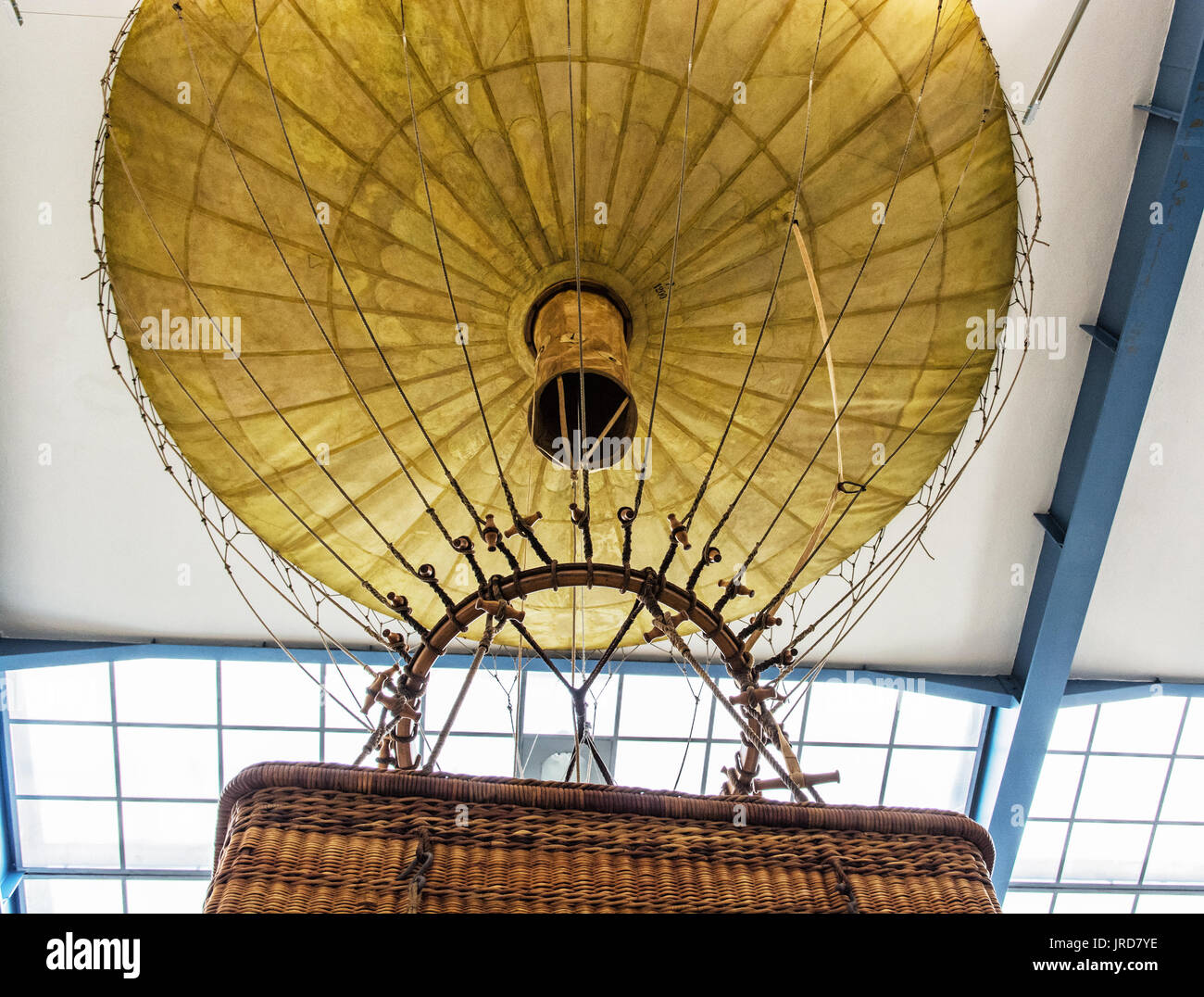 Hot Air Balloon historique, Musée Technique National de Prague, en République tchèque. L'histoire du transport la pièce. Banque D'Images