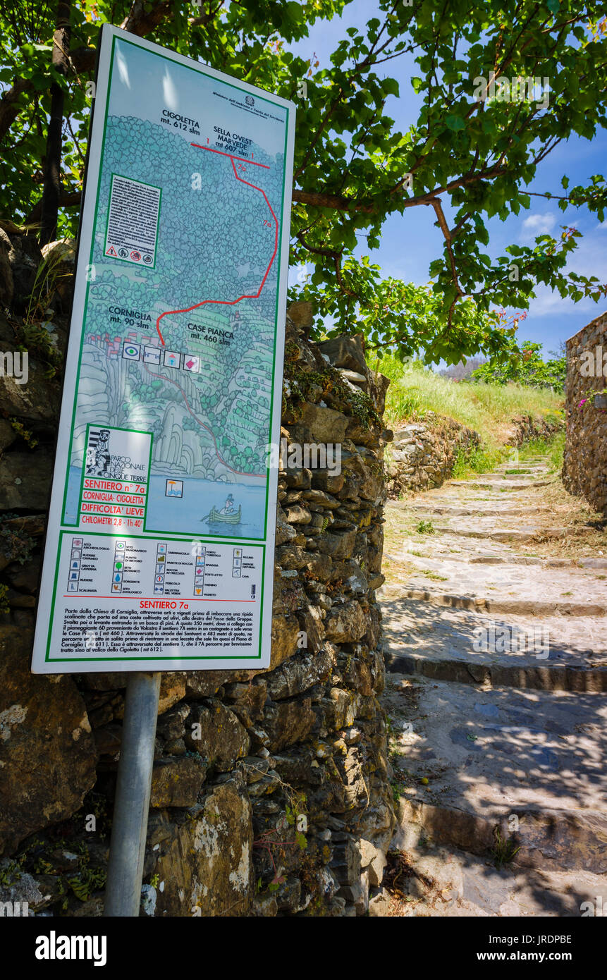 Carte De Promenades A Corniglia Cinque Terre Ligurie Italie Photo Stock Alamy