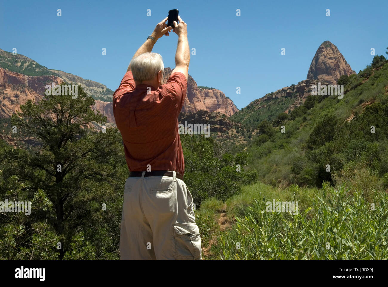 Homme de race blanche, Kolob Canyons dans la région de Zion National Park, Utah USA. Banque D'Images