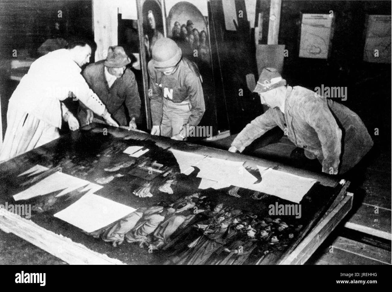 Les nazis se cacha dans des mines de sel d'art pillées à Altaussee, tels que le début de Retable de Gand Russisch qui ont subi des dommages. Banque D'Images