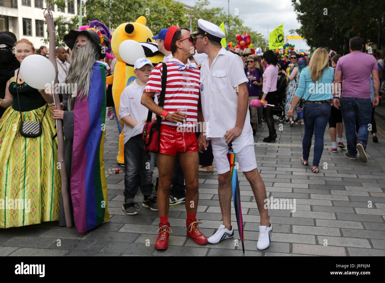 Belfast, Irlande du Nord. 5 août 2017. Les participants à la parade de la fierté LGBT annuelle dans les rues de Belfast. Crédit photo : Laura Hutton/Alamy Live News. Banque D'Images