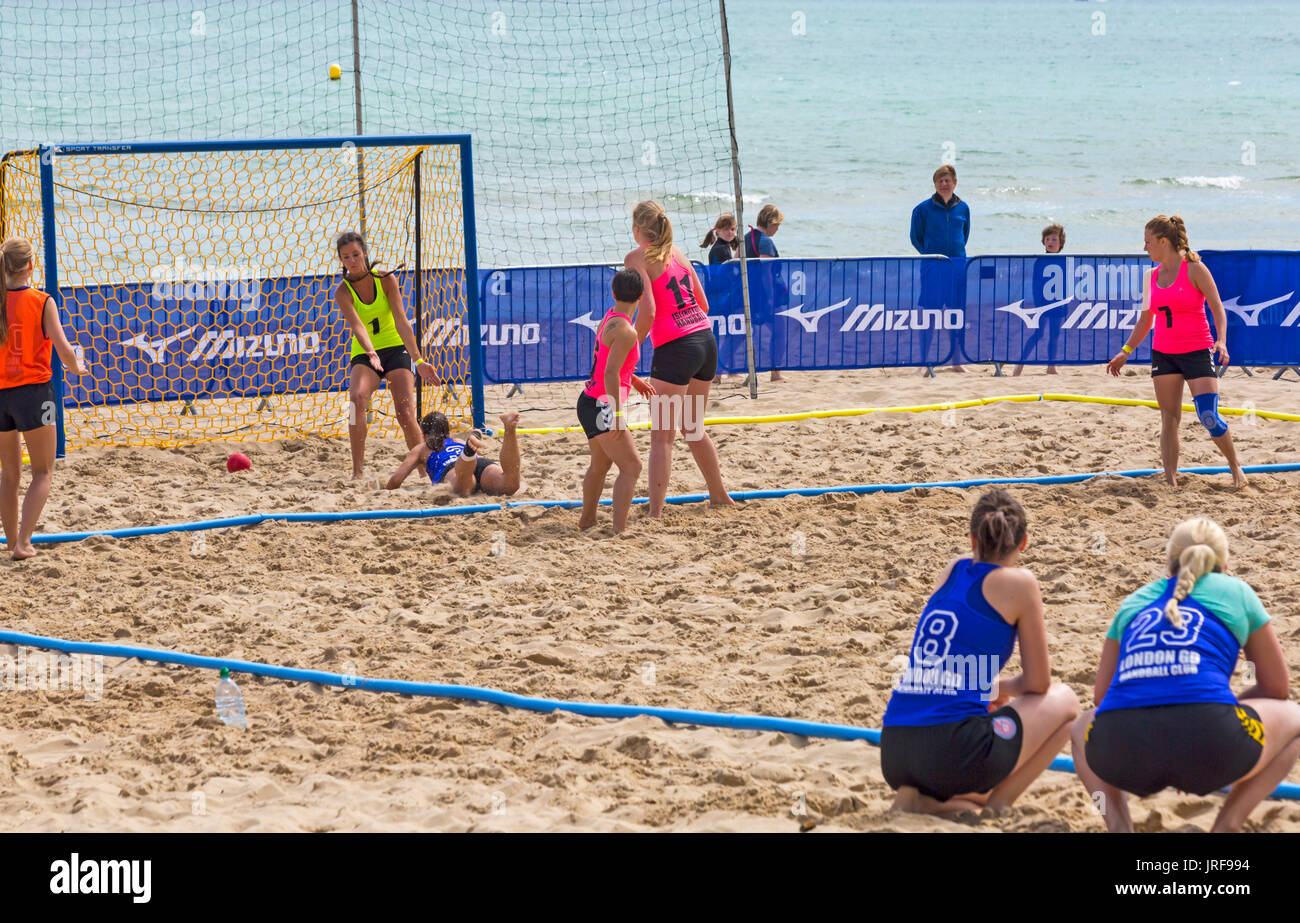 Falaises de Canford, Poole, Dorset, UK. 5 Août, 2017. La plage de handball a lieu à falaises Canford plage aujourd'hui et demain. Credit : Carolyn Jenkins/Alamy Live News Banque D'Images