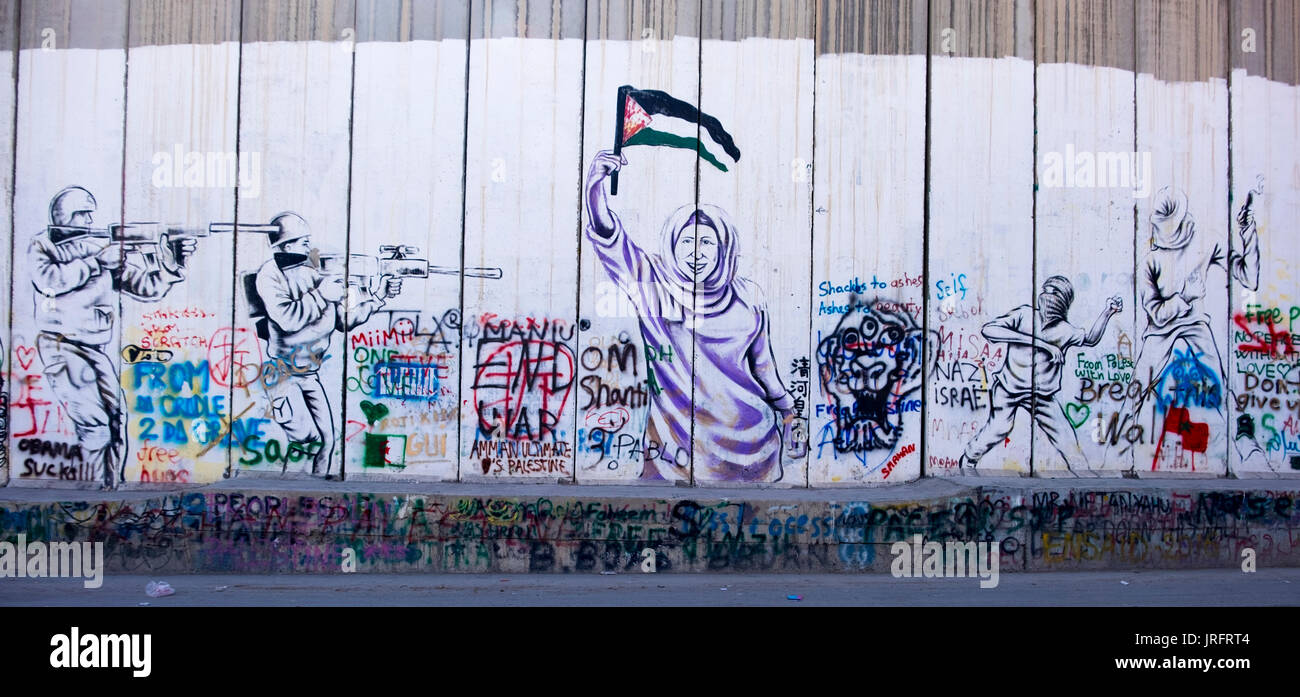 Graffiti artistique sur le mur séparant la Palestine d'Israël divisant la ville de Bethléem, dans les territoires occupés de Cisjordanie. Banque D'Images