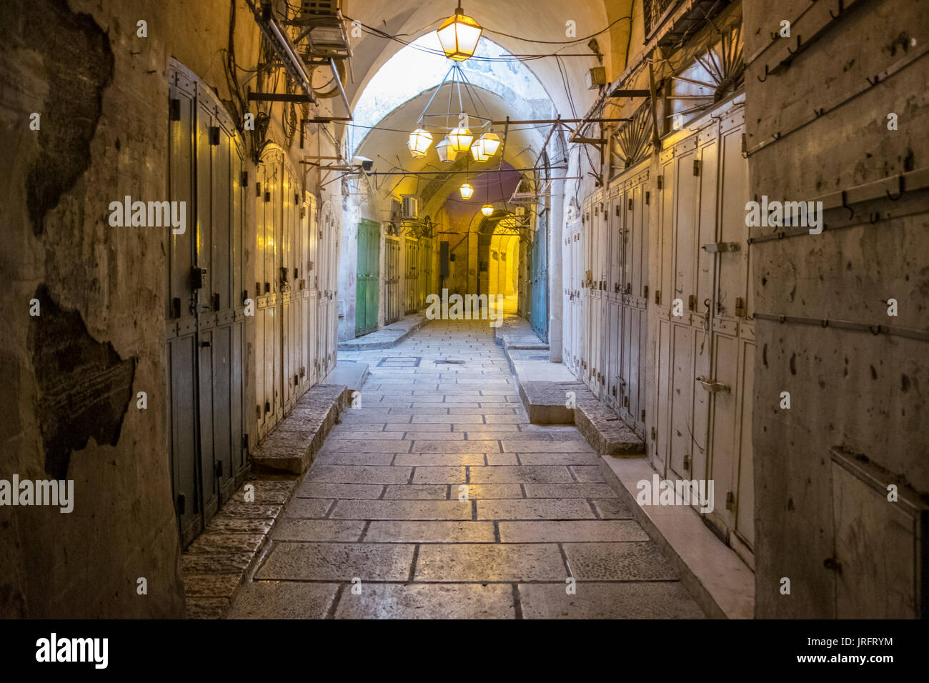 Les rues désertes pratiquement de la vieille ville de Jérusalem en raison d'une fermeture prescrits par les autorités israéliennes, en raison d'éventuelles violences. Banque D'Images
