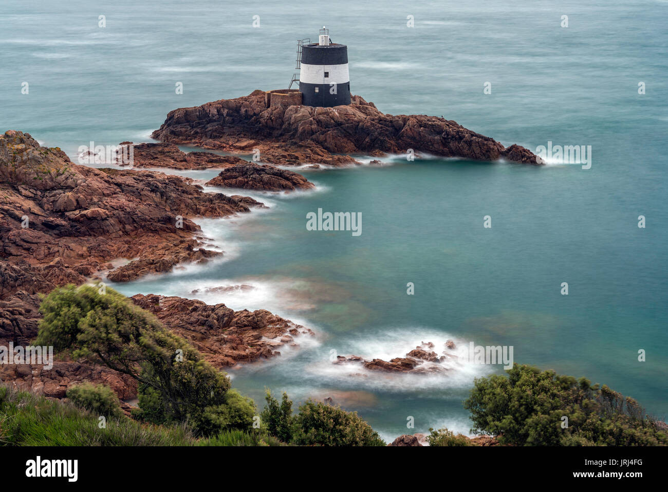 Une longue exposition du Noirmont Point Tower, St Brelade, Jersey, United Kingdom Banque D'Images