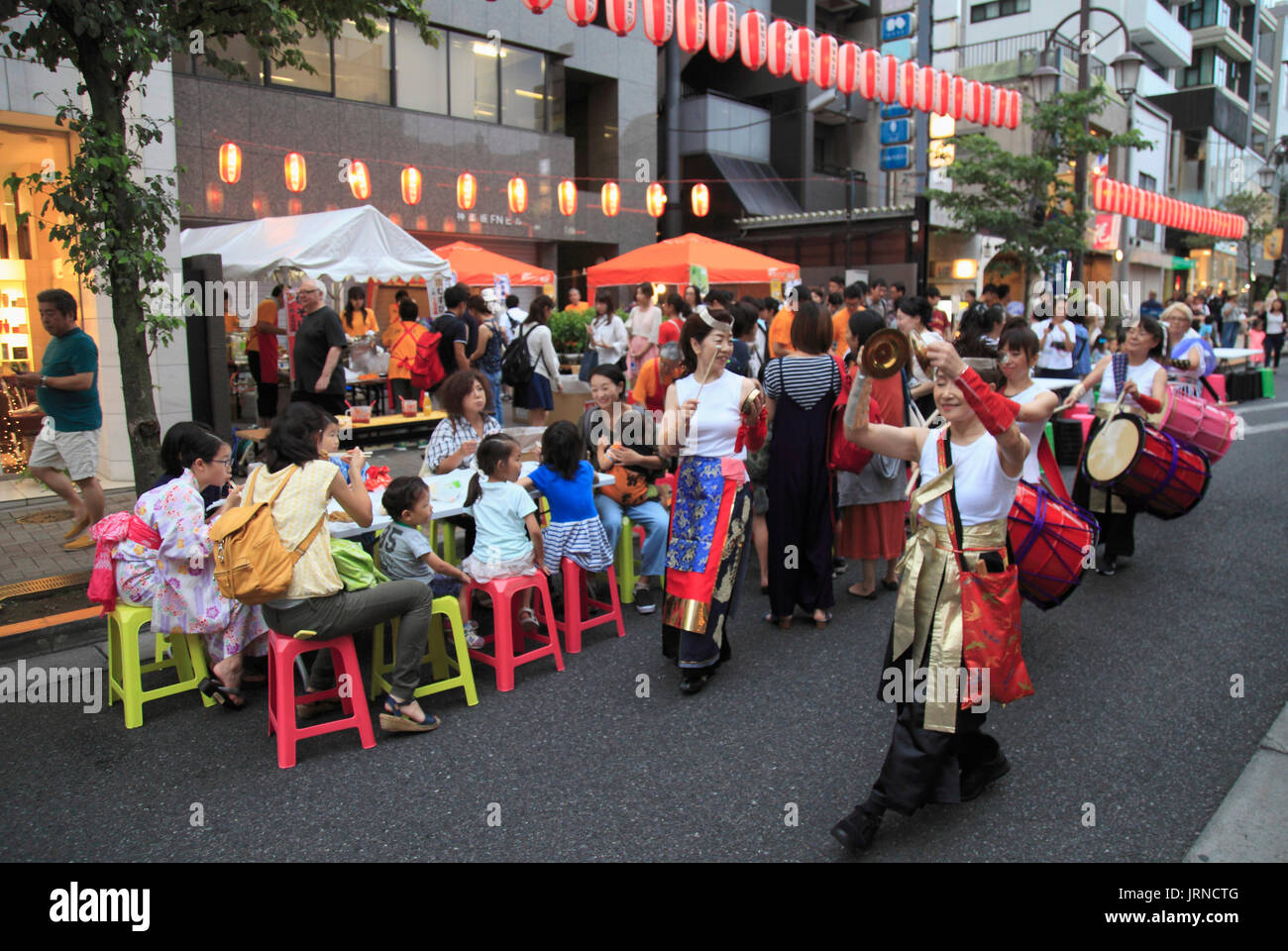 Japon, Tokyo, Kagurazaka Matsuri, festival, Hozugi Marché, personnes, musiciens, Banque D'Images