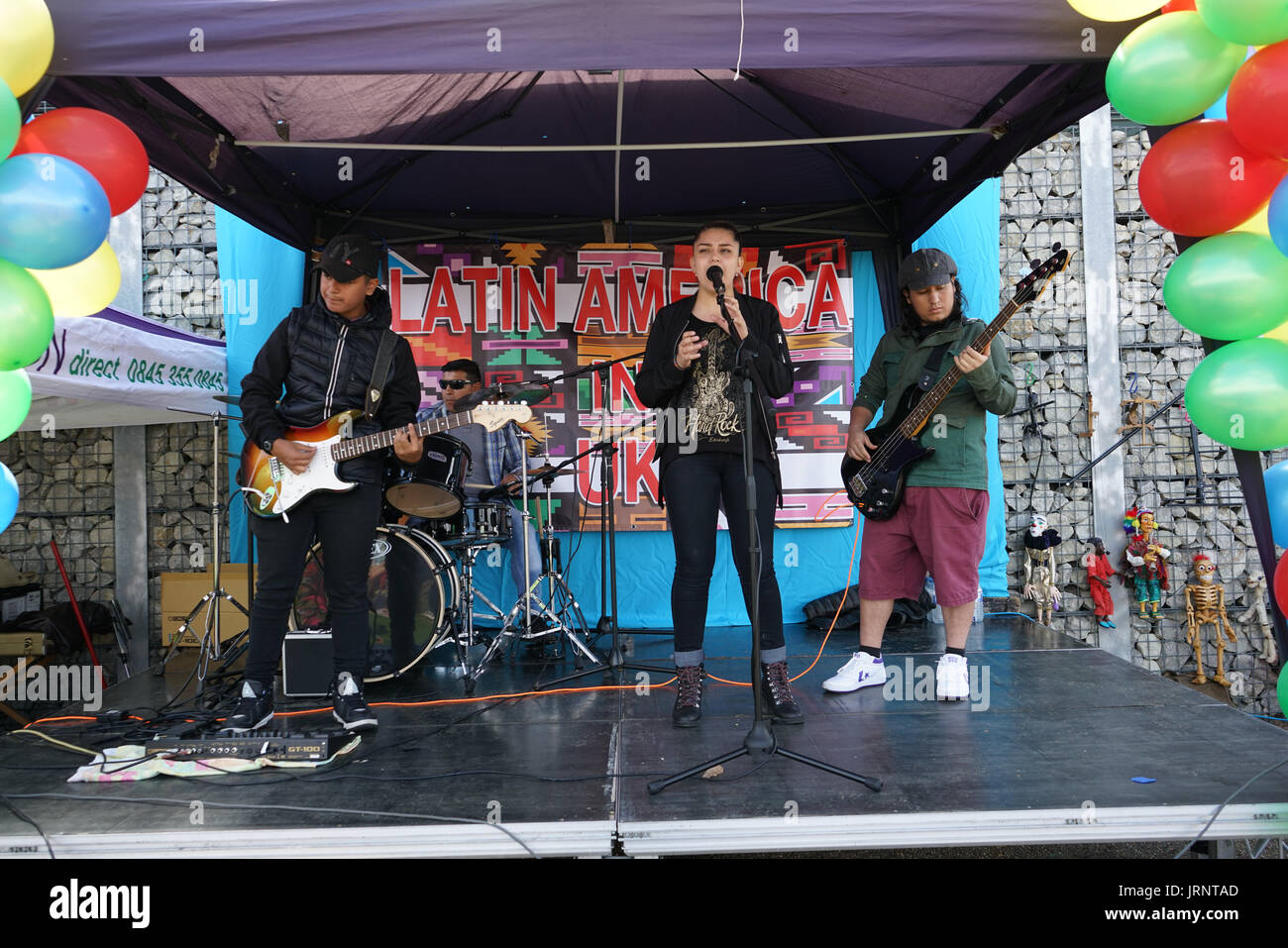 Londres, Royaume-Uni. 5 août 2017. Banda Club à la 6e des préformes latino-américain annuel Carnival Newham. Un festival d'Amérique latine fête avec musique live, cuisine, boissons et barbecue et de la communauté hispanique et de montrer le dynamisme de la culture latine à West Ham. Credit : Voir Li/Alamy Live News Banque D'Images