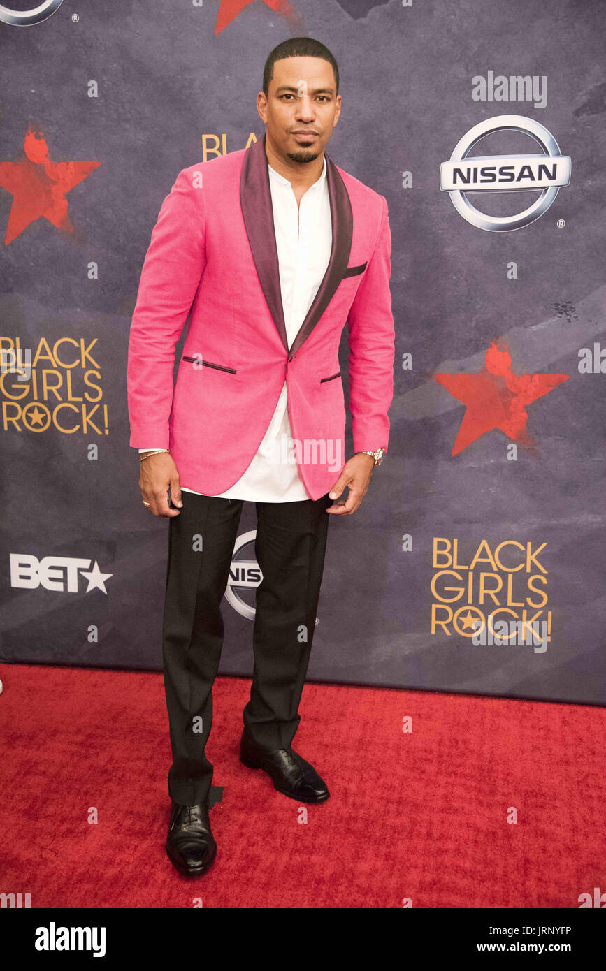 New Jersey, USA. 6e août, 2017. LAZ ALONZO, à la Black Girls Rock 2017 tapis rouge. Black Girls Rock 2017 s'est tenue au New Jersey Performing Arts Center de Newark dans le New Jersey. Credit : Ricky Fitchett/ZUMA/Alamy Fil Live News Banque D'Images