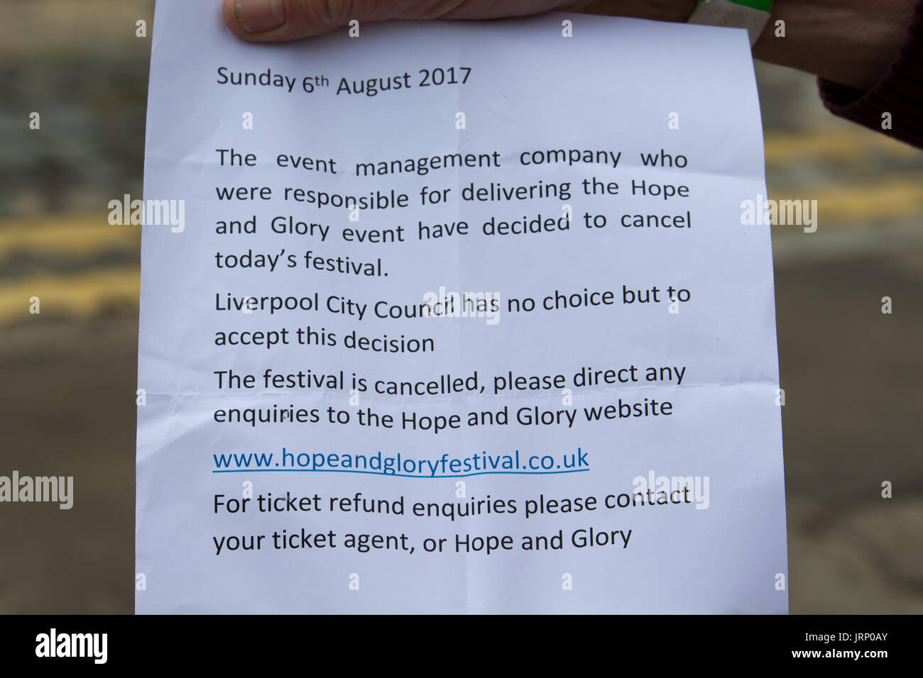 Liverpool UK, 6 août 2017. Hope and Glory Festival annulé à Liverpool. Après un 1er jour chaotique organisateurs ont décidé d'annuler le 2ème jour après une brève annonce sur Twitter, laissant des milliers de personnes en colère. Credit : Ken Biggs/Alamy Live News. Banque D'Images