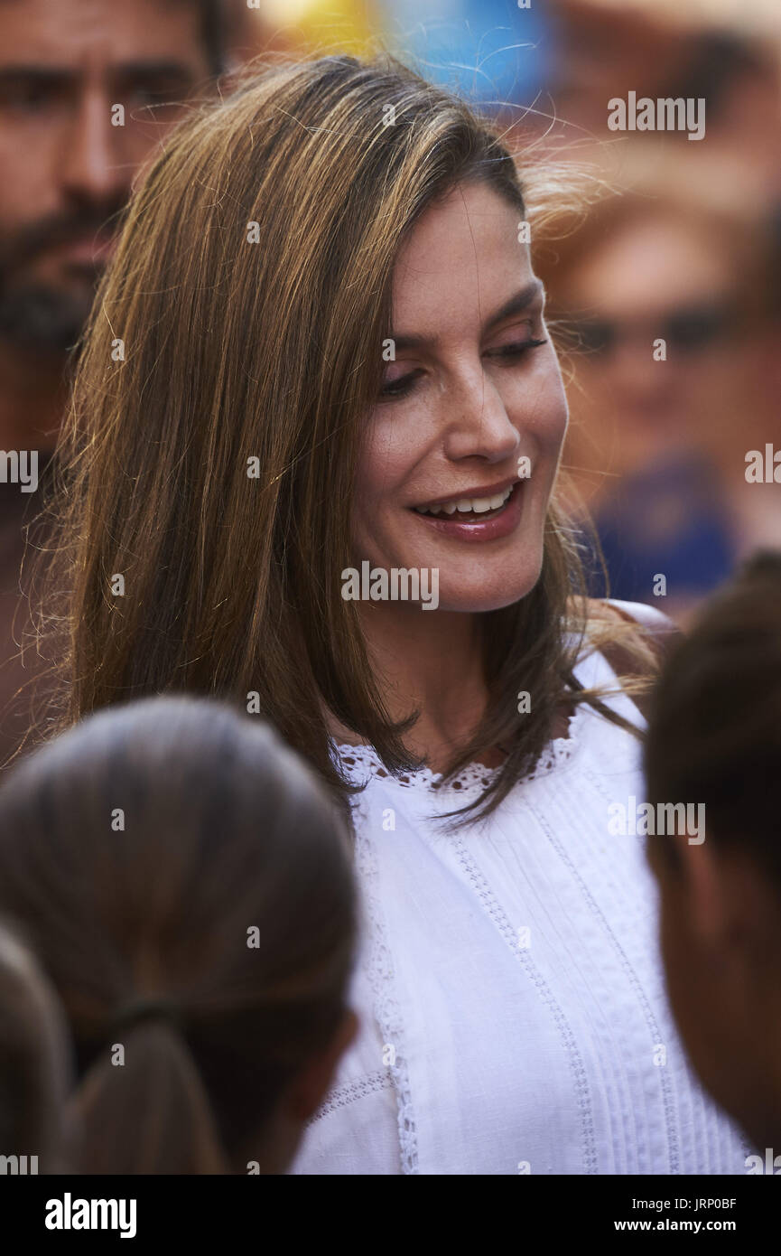 Soller, Baleares, Espagne. 6e août, 2017. Reine Letizia d'Espagne visitez l'exposition Miro à Can Prunera en Soller le 6 août 2017 à Îles Baléares, Espagne Crédit : Jack Abuin/ZUMA/Alamy Fil Live News Banque D'Images