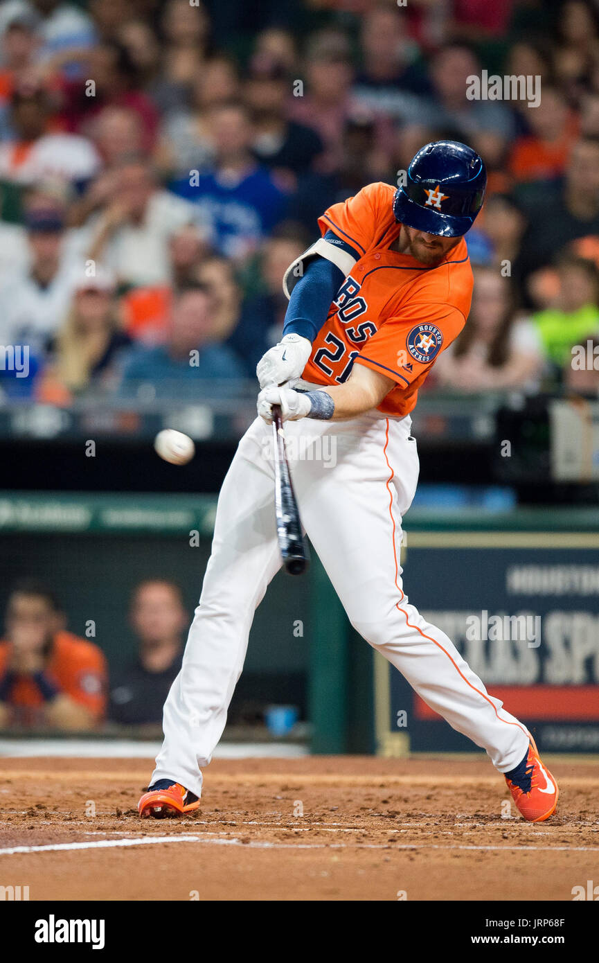 4 août 2017 : le voltigeur des Houston Astros Derek Fisher (21) au bâton en Ligue Majeure de Baseball pendant un match entre les Astros de Houston et les Blue Jays de Toronto au Minute Maid Park de Houston, TX. Chris Brown/CSM Banque D'Images