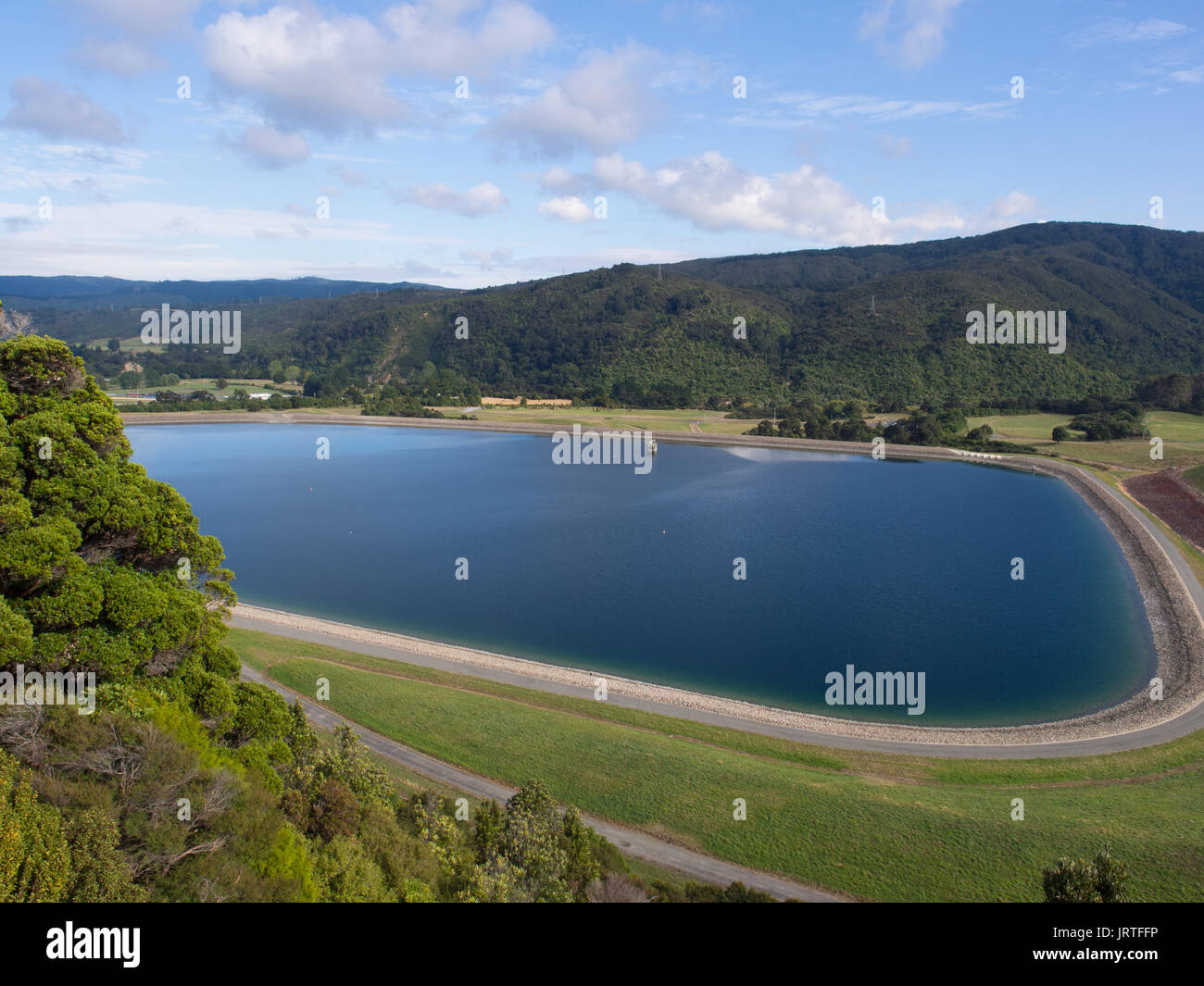 Stockage de l'eau Te Marua Lake Banque D'Images