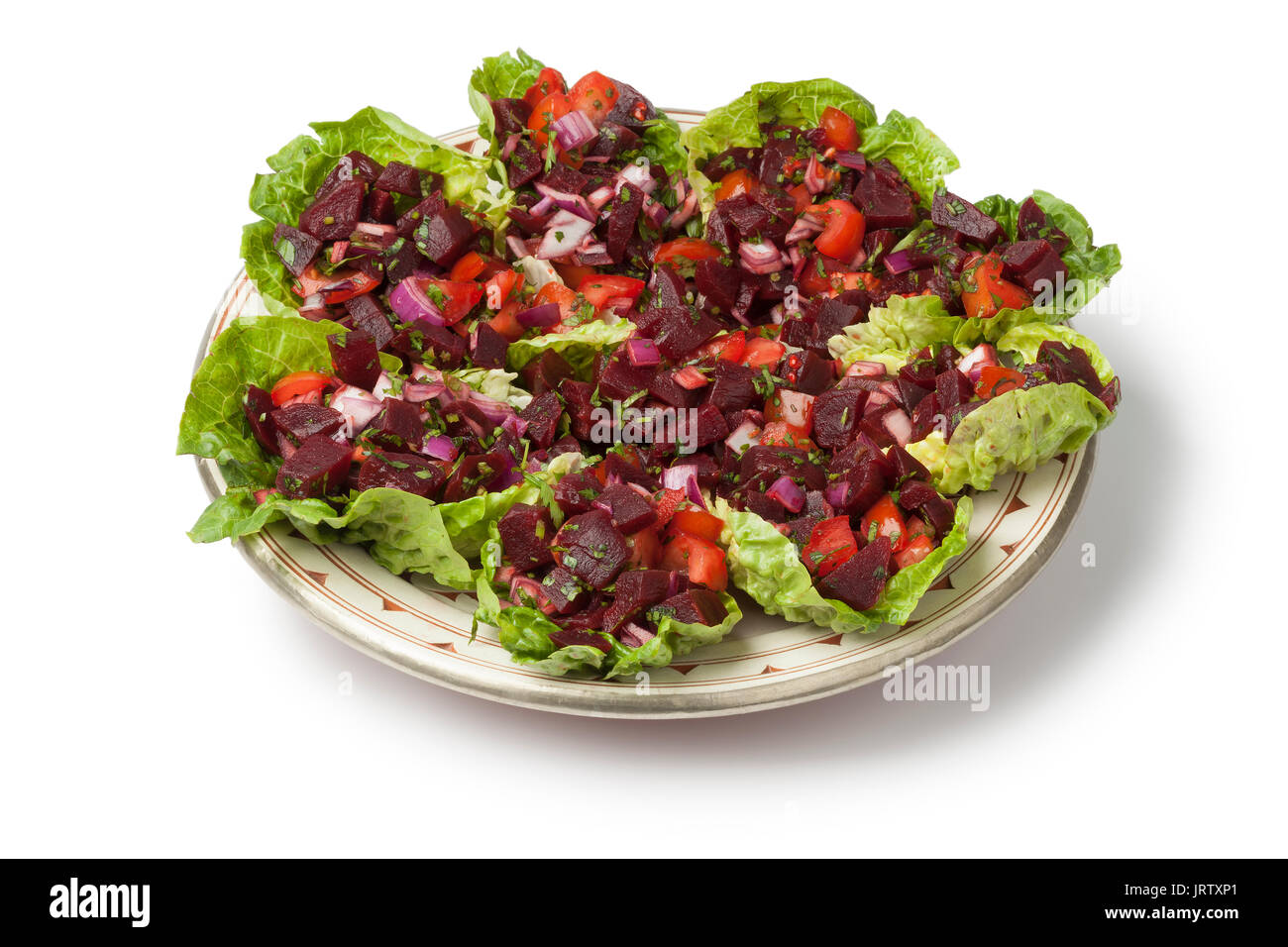 Plat traditionnel avec salade marocaine sur fond blanc Banque D'Images