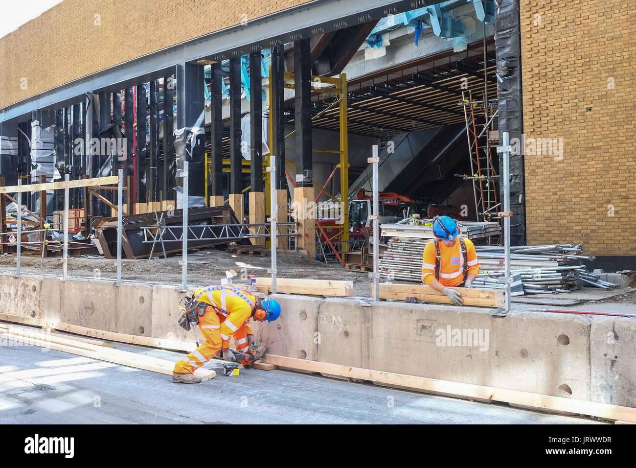 Les travaux de construction à Tooley Street, London Bridge Station Banque D'Images