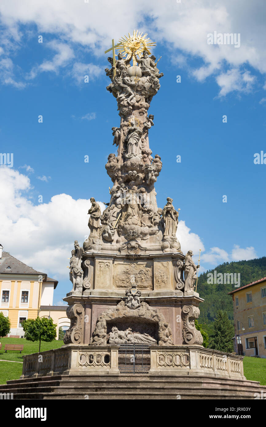 Kremnica - La colonne de la Sainte Trinité baroque sur la place Safarikovo par Dionyz Staneti Ignac (1765 - 1772). Banque D'Images