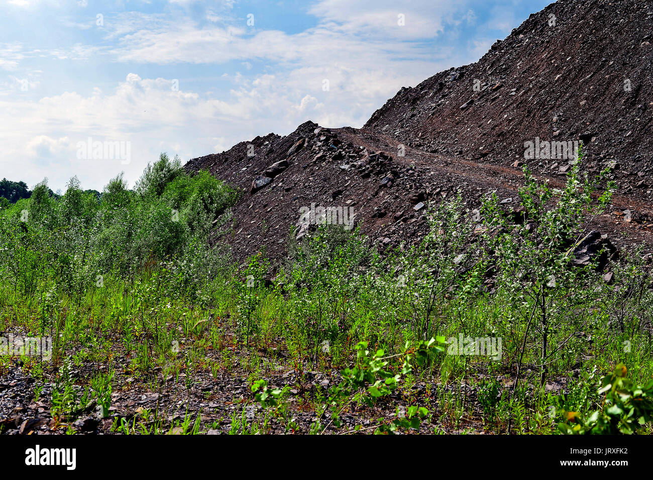 Rock Dumps de montagnes carrières industrielles Banque D'Images