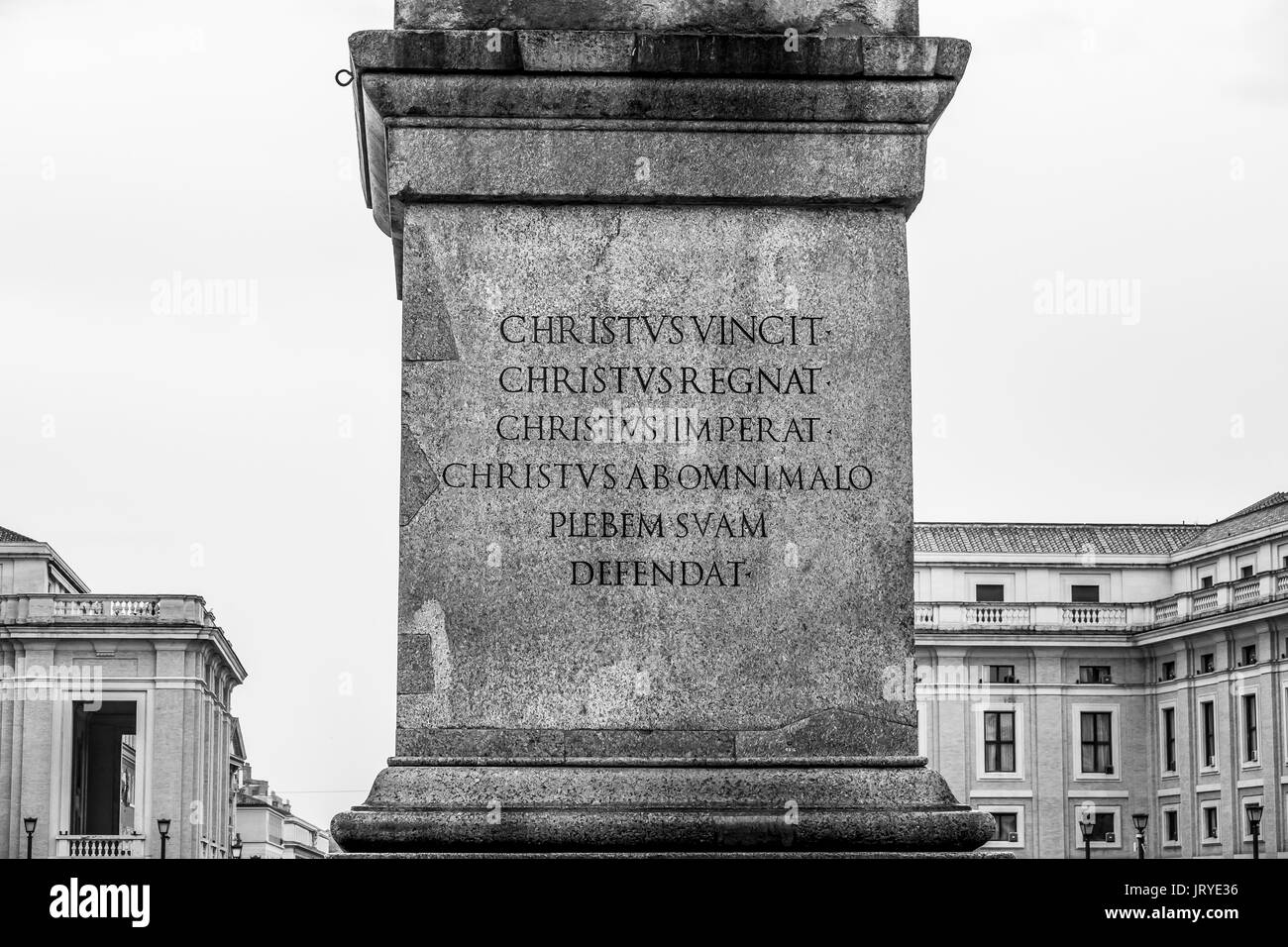 Inscription de l'obélisque au Vatican le St Peters Square - Paris / France - le 6 novembre 2016 Banque D'Images