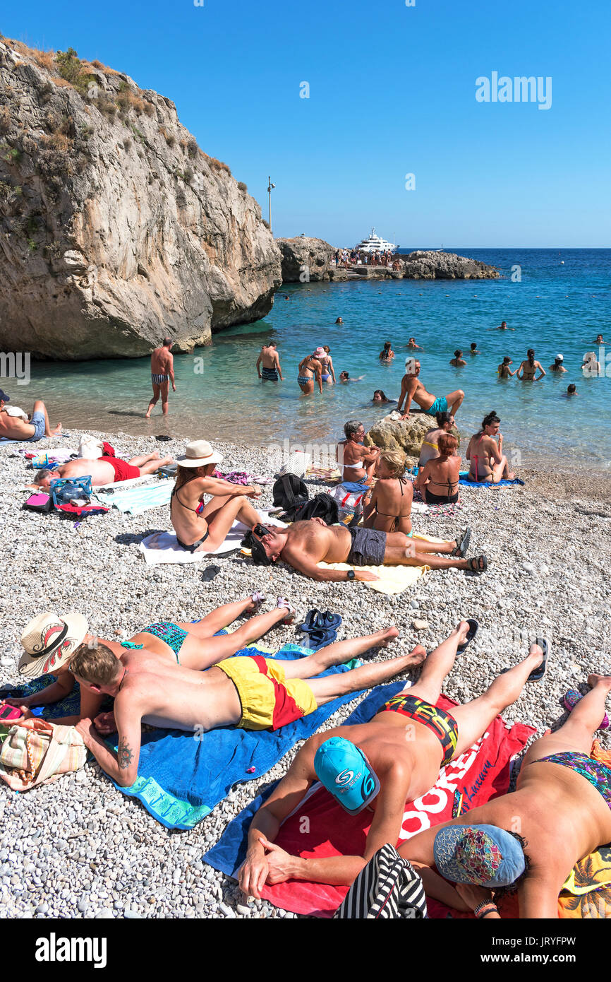 Le plage de Marina Piccola, sur l'île de Capri, dans la baie du golfe de Naples, Italie, Europe. Banque D'Images