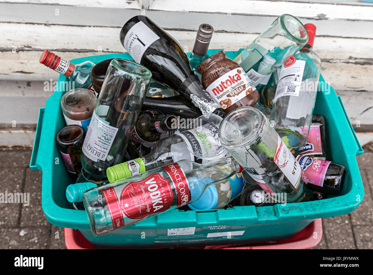 Bouteilles en verre de recyclage, Pays de Galles, Royaume-Uni Banque D'Images