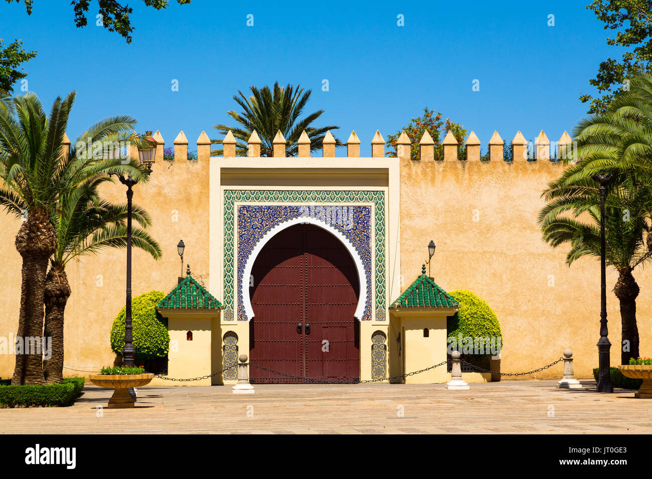 Dar El Makhzen Palais Royal de la Place des Alaouites, ville moderne de Fès, Fes el Bali. Le Maroc, Maghreb, Afrique du Nord Banque D'Images