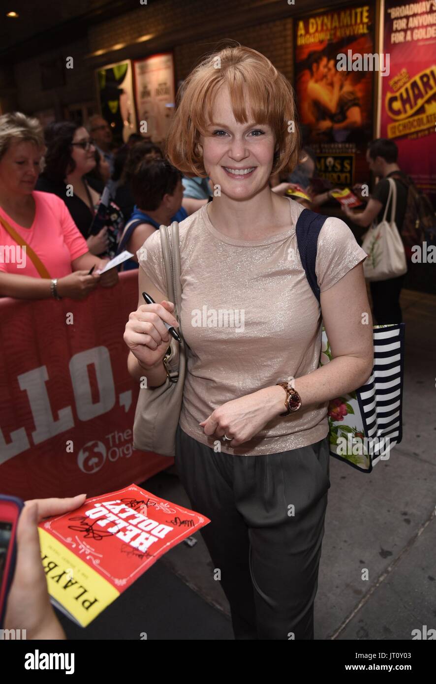 New York, NY, USA. 6e août, 2017. Kate Baldwin, vu de Shubert Alley après HELLO DOLLY dehors et environ pour la célébrité Candids - SUN, New York, NY Le 6 août 2017. Credit : Derek Storm/Everett Collection/Alamy Live News Banque D'Images