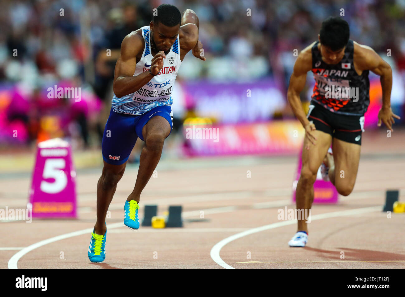 Londres, Royaume-Uni. 07Th Aug, 2017. 07 août 2017, Londres. Nethaneel Mitchell-Blake, Grande-Bretagne, dans le 200m masculin chauffe sur le quatrième jour de l'IAAF 2017 Championnats du monde de Londres au London Stadium. Crédit : Paul Davey/Alamy Live News Banque D'Images