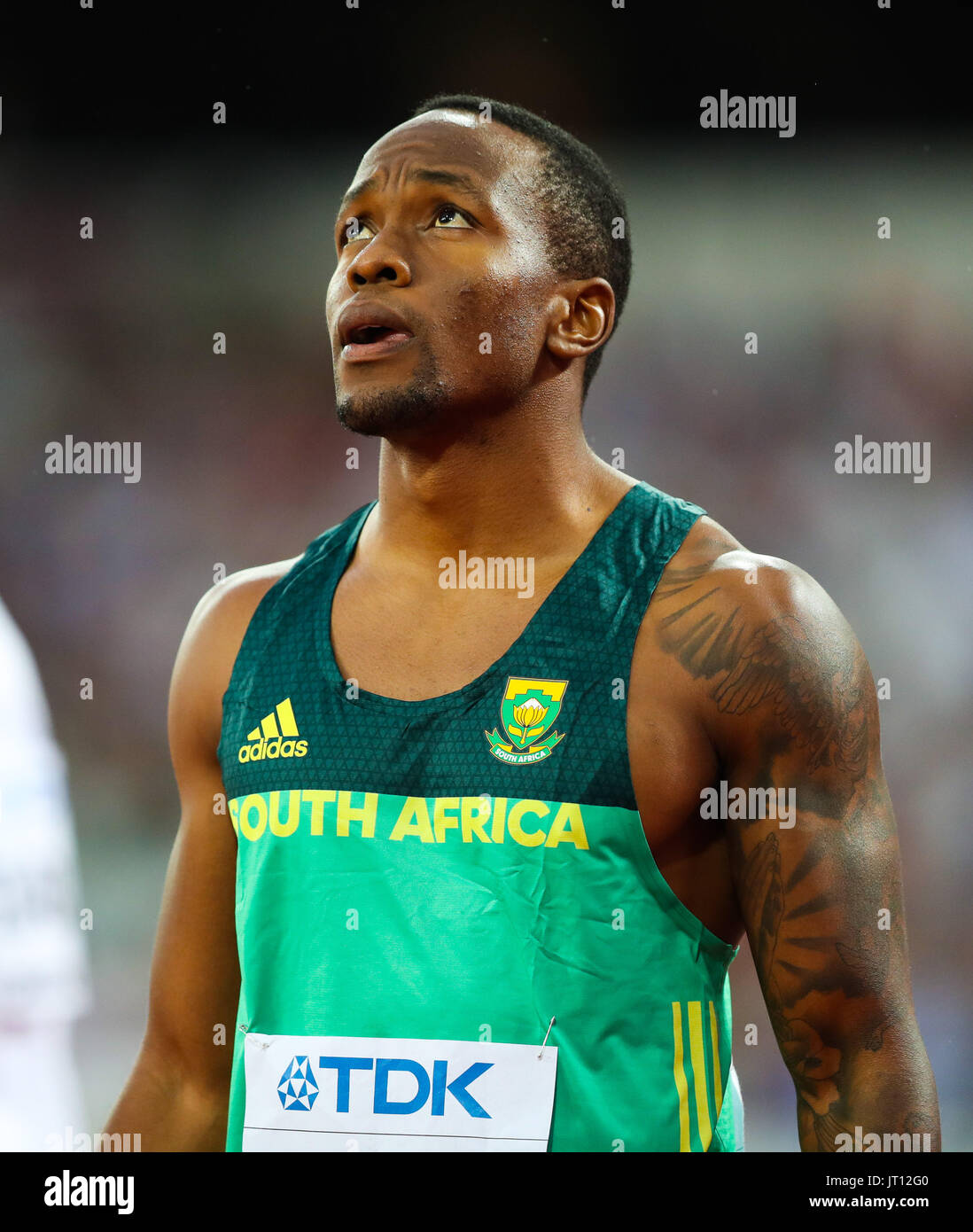 Londres, Royaume-Uni. 07Th Aug, 2017. 07 août 2017, Londres. Akani Simbine, Afrique du Sud, dans le 200m masculin chauffe sur le quatrième jour de l'IAAF 2017 Championnats du monde de Londres au London Stadium. Crédit : Paul Davey/Alamy Live News Banque D'Images