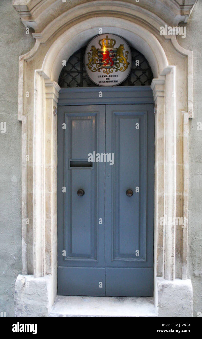 Strait Street, Valletta, Malte : plus célèbre/rue infâme ; aka l'intestin ; sommet de la vie nocturne pour uk & usa militaires de 19e - milieu du 20e siècle. Banque D'Images