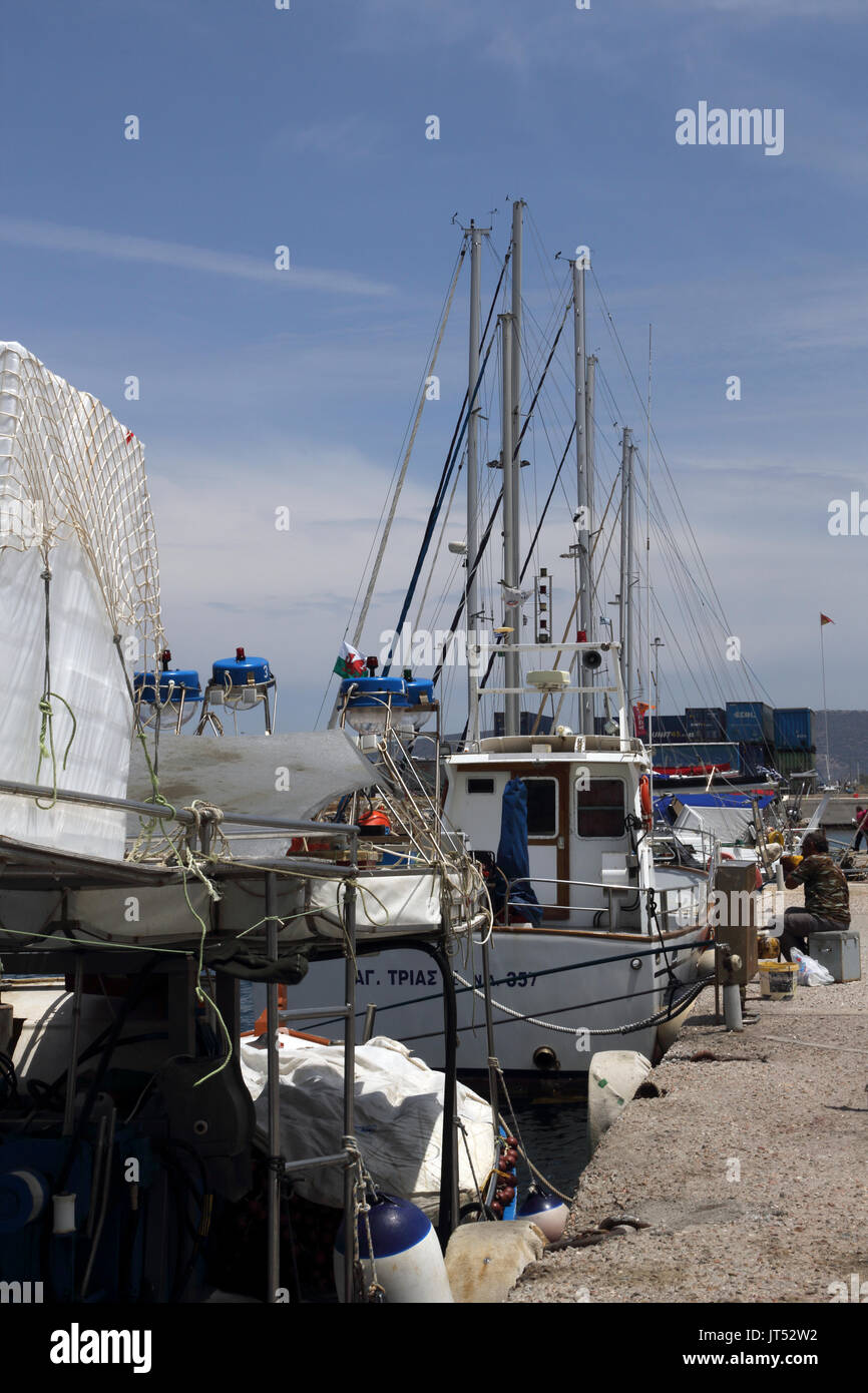 Port de Lavrio Grèce Attique Bateau de pêche Banque D'Images