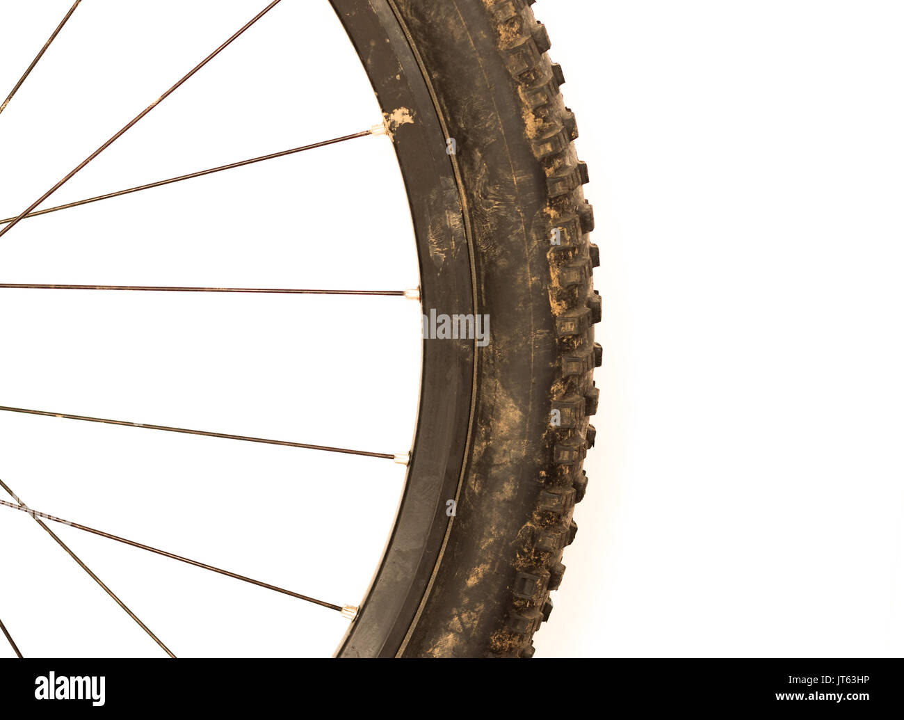 Close up un sale un pneu de vélo de montagne Banque D'Images