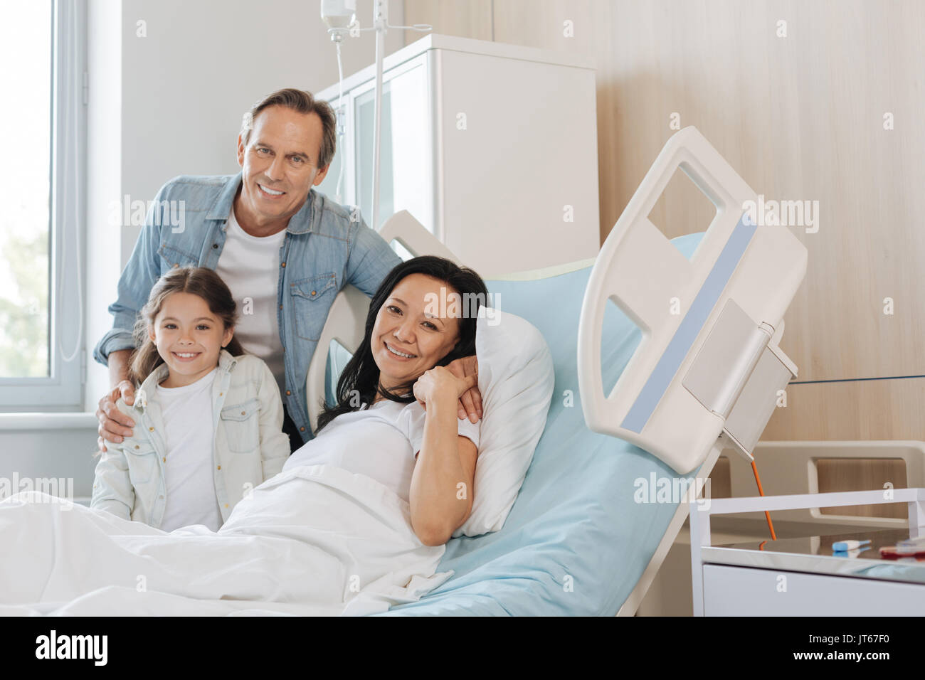 Belle famille joyeuse d'être ensemble Banque D'Images