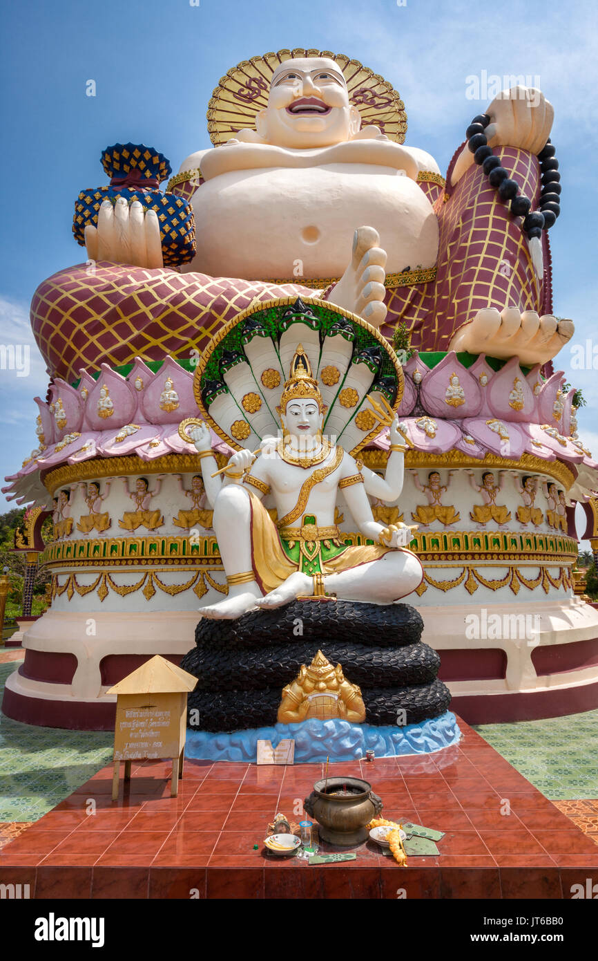 Statue géante du Grand Bouddha heureux, temple Wat Plai Laem Suwannaram, Ban Bo Phut, Koh Samui, Thaïlande Banque D'Images