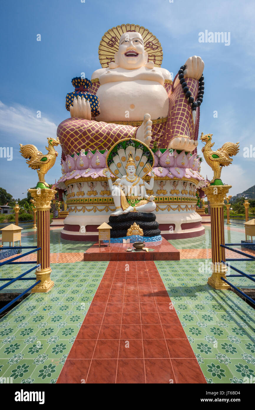 Statue géante du Grand Bouddha heureux, temple Wat Plai Laem Suwannaram, Ban Bo Phut, Koh Samui, Thaïlande Banque D'Images
