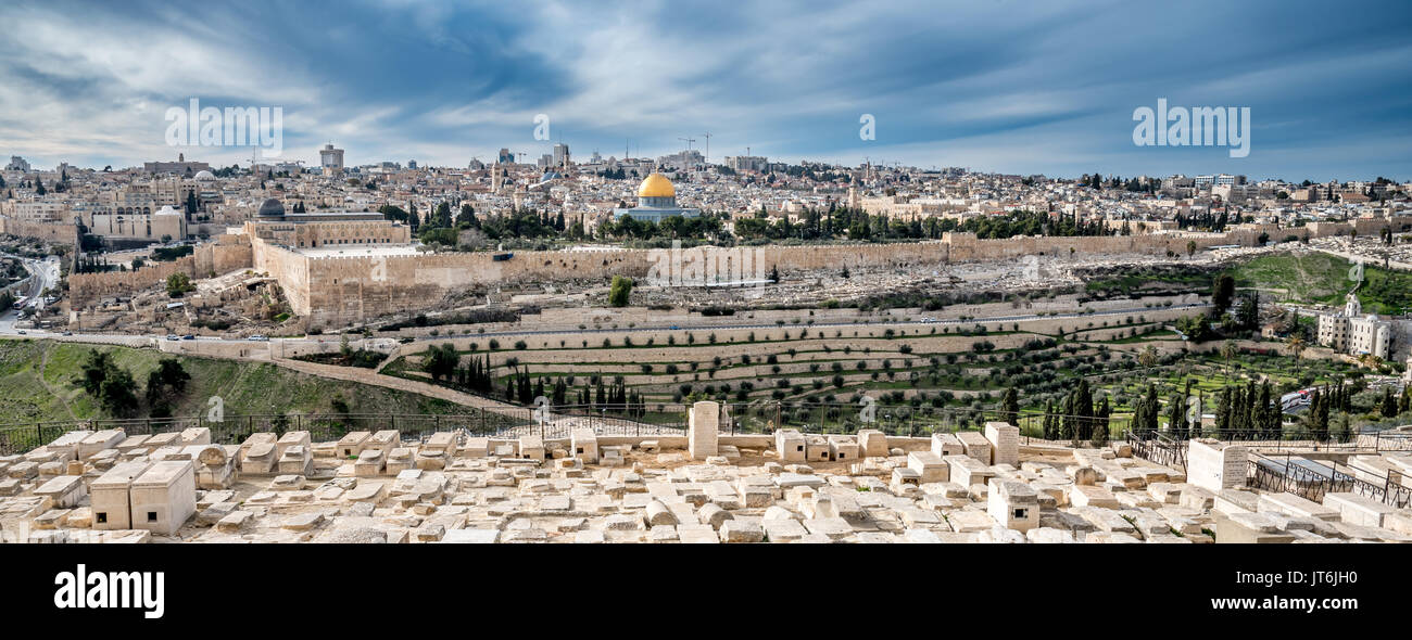 Vue panoramique de Jérusalem avec le Dôme du rocher et le Mont du Temple du Mont des Oliviers, en Israël Banque D'Images