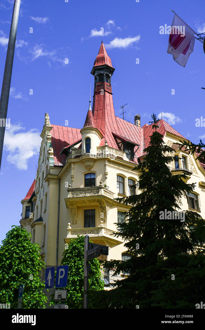 Façade d'un bâtiment de couleur à Riga, Lettonie Banque D'Images